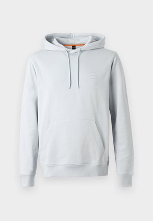 Lys grå hettegenser laget av myk stoff. Har en frontlomme med kengurudesign, snor til hetten, og et lite logo-lapp på brystet.