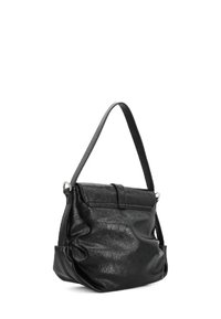 Borsa a tracolla in pelle nera con una singola tracolla, texture morbida, pattina pieghevole e pieghe sottili, con dettagli in hardware tono argento.