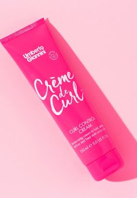 Umberto Giannini UMBERTO GIANNINI CURL HAIR CARE GIFT SET - SHAMPOO, MOUSSE & LEA - Hair set - roze