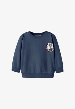 Sweat-shirt bleu foncé à manches longues avec poignets et ourlet côtelés, avec un petit ballon de football brodé sur le côté gauche de la poitrine.