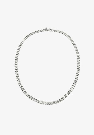 Sølvkæde med sammenkædede flade led, blank overflade og en sikker lukning med hummerlås. Klassisk design med en robust tekstur.