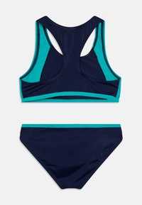 Marineblå bikini sæt med en racerback top med teal accenter, solid syning og en matchende bund med en teal talje.