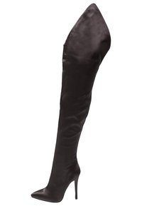 Zwarte satin over-the-knee stiletto laarzen met een spitse neus en een hoge, slanke vorm. De gladde textuur en naadloze constructie versterken de elegantie.