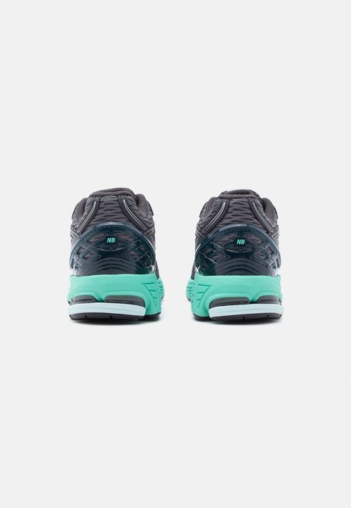 New Balance 1906 UNISEX - Trainers - black metallic/deep end — foto 3