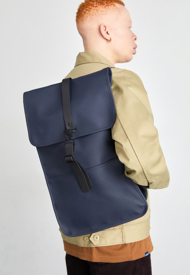 Rains UNISEX - Plecak/granatowy - Zalando.pl