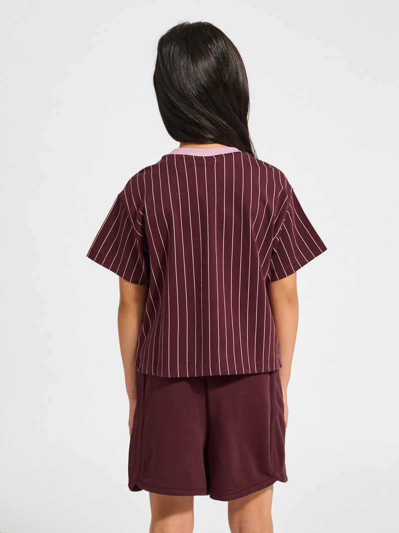 Hummel BOXY AOP PIN S/S - Print T-shirt - vineyard wine/red - Zalando
