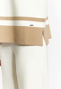 DreiMaster - Sweter