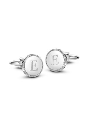 Okrągłe srebrne spinki do mankietów z polerowanym wykończeniem, z literą "E" wygrawerowaną w centrum, otoczoną koralikowym akcentem.