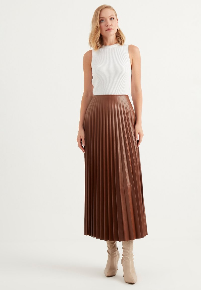 Herita Plooirok - camel brown