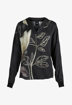 Črni dolg rokav majica z V-izrezom, ki prikazuje cvetlični vzorec v umirjenih barvah. Tkanina se zdi lahka z gladko teksturo.