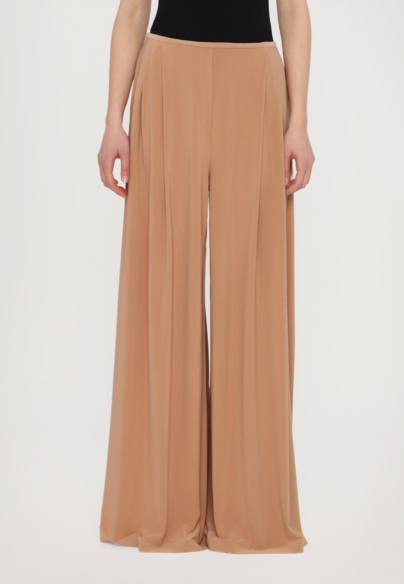 Norma Kamali - PLEAT PANT - Pantalones - cappuccino, Ampliar