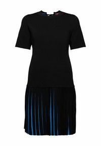 Robe noire à manches courtes avec corsage ajusté et jupe plissée présentant des rayures verticales bleues.