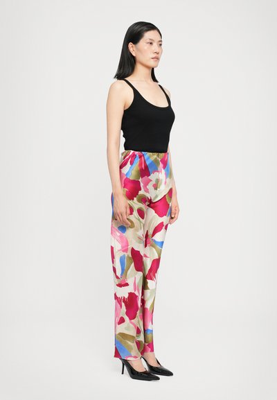 Cult Gaia STACIE PANT - Püksid - floral rosette