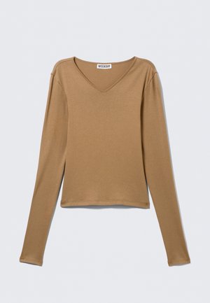 Pikkade varrukatega, V-kaelusega pruun top, valmistatud pehmest ja siledast kangast, lõdva lõikega ja minimalistliku disainiga. Sellel puuduvad märkimisväärsed kaunistused.