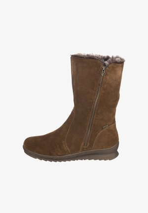 Botas de tobillo de ante marrón con cremallera lateral, forro de pelaje sintético y suela de goma con un diseño texturizado para mayor agarre.