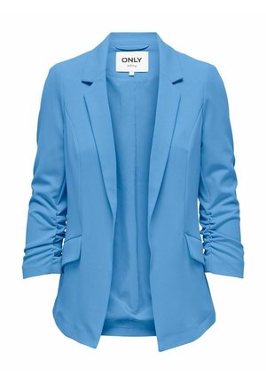 Blazer bleu clair pour femme avec manches trois-quarts froncées, revers crantés et poches à rabat, étiquette de marque « ONLY » à l'intérieur du col.