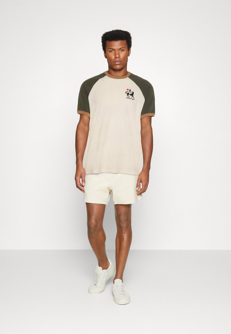 Kaotiko UNISEX WOMAN TIGER - Print T-shirt - beige