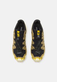 Salomon SPEEDCROSS 6 - Chaussures de running - black/cress green/transparent yellow