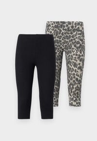 Du komplektai trumpų leggingų: vieni visiškai juodi, kiti su pilku leopardų raštu. Minkštas, tamprus audinys su elastinga juosta.