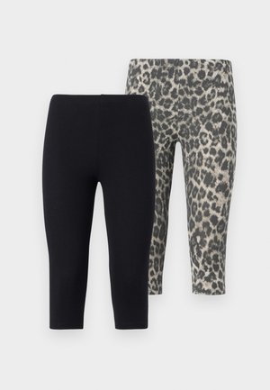 Két pár rövid leggings: az egyik sima fekete, a másik szürke leopárdmintás. Puha, rugalmas anyag, elasztikus derékpánttal.