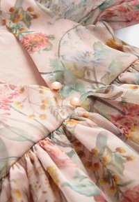 Next PRINTED PROM - REGULAR FIT - Freizeitkleid - pink floral