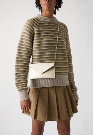 MACKENZIEE - Clutches - gold-coloured
