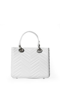 Weiße gesteppte Handtasche mit Zickzackmuster, ausgestattet mit zwei Metallösen und stabilen Griffen. Glatte Textur mit flachem Boden für Stabilität.