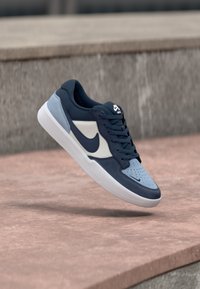 Selectat, light armory blue/thunder blue/photon dust