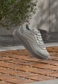 Επιλέχθηκε, pearl grey/formal grey/lilac
