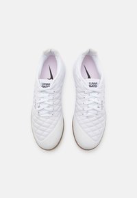Nike Performance LUNAR GATO - Futbola zābaki iekštelpām - white/light brown