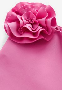 Next ASYMMETRIC REGULAR FIT - Kokteilikleit/peokleit - pink flower corsage
