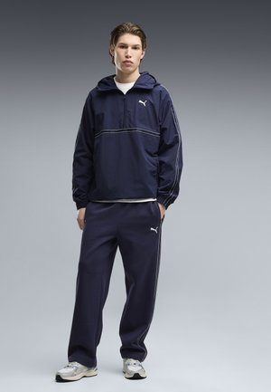 Puma, PUMA CLASS RELAXED PINNACLE HOODIE MIT REISSVERSCHLUSS BIS ZUM HALS - Veste de survêtement - navy