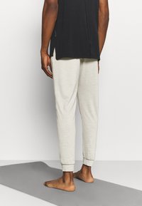 Nike Performance Träningsbyxor - beige