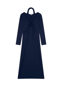 Navyblauwe, lange mouw jurk met halterhals en een gedraaide knoopdetail bij de taille, gemaakt van gladde, zachte stof.