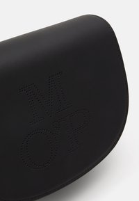 Marc O'Polo VIVI - Τσάντα χιαστί - black