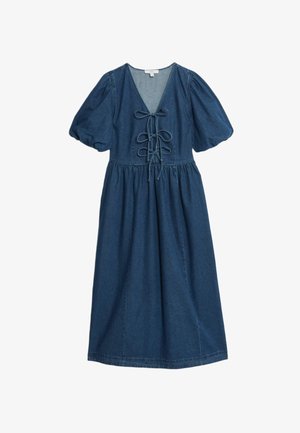 Robe en denim avec des manches courtes bouffantes, décolleté en V et devant à lacets. Silhouette en A, couleur bleu foncé et texture de tissu lisse.