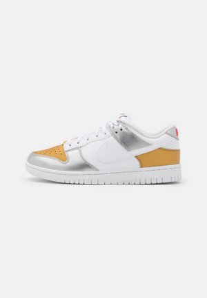 Nike Sportswear, Baskets basses - silver-coloured