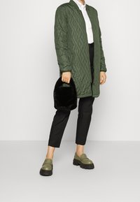 Soyaconcept Vinterfrakke - khaki