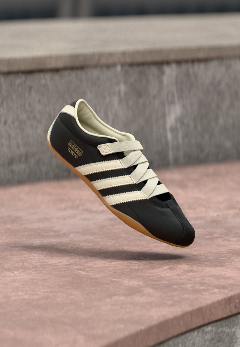 adidas Originals TOKYO MJ core black/cream white/gold-coloured metallic/black