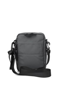 Borsa a spalla grigia realizzata in nylon resistente, con tasca frontale, tracolla regolabile e manico superiore per un facile trasporto.