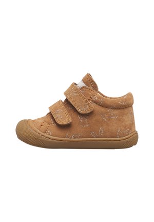 Scarpa marrone per bambino con due strisce in velcro e sottili motivi argentati a coniglietto in materiale scamosciato e suola di gomma.