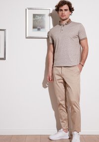 Buratti Pólóing - beige