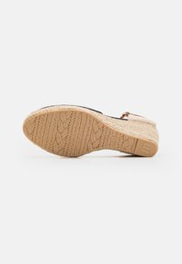 mtng AUSTEN - Espadrilles - black