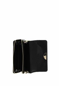 Portefeuille en cuir noir avec fermeture éclair et fermeture en or, ouvert pour montrer plusieurs emplacements pour cartes et compartiments pour espèces et pièces de monnaie.