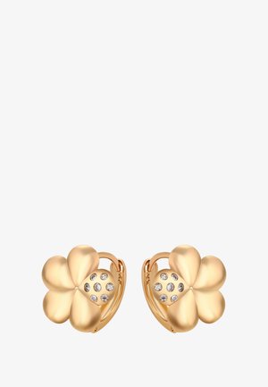 Cercei aurii în formă de floare cu cinci petale fiecare, având șase diamante mici încrustate pe o parte a fiecărei flori.