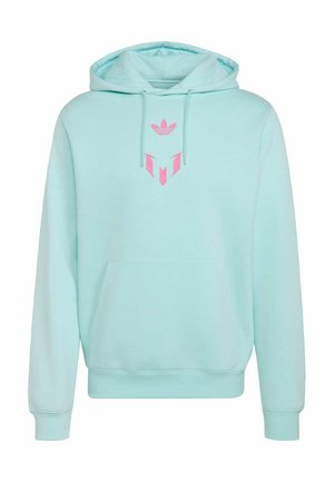 Jasnoniebieska bluza z kapturem, z kieszenią z przodu oraz różowym logo i wzorem Adidas na piersi, wyposażona w kaptur ze sznurkiem i ściągacze na mankietach.