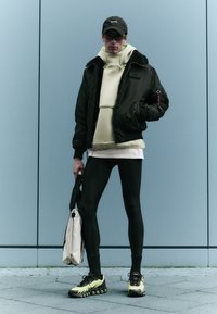 Thumbnail Image 3