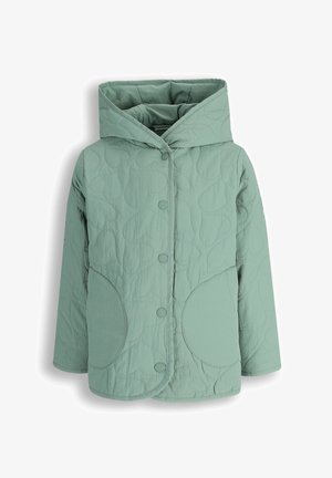 Jasnozielona pikowana kurtka z kapturem, z przodu na zatrzaski i z dwoma zaokrąglonymi naszywanymi kieszeniami, prezentowana na białym tle.