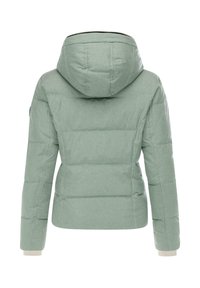 Vadderad jacka i ljusgrön tyg, med huva, figursydd design och ribbade ärmslut. Bakvy visar horisontell sömnad och slät textur.