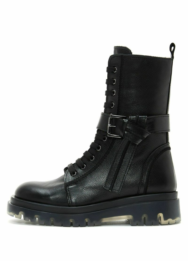 Derimod Stivaletti stringati - black